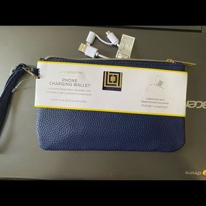 Liz Claiborne charging wallet